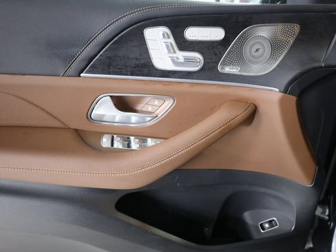 Used 2025 Mercedes-Benz GLS 450 4MATIC w/ AMG Line Exterior image 10