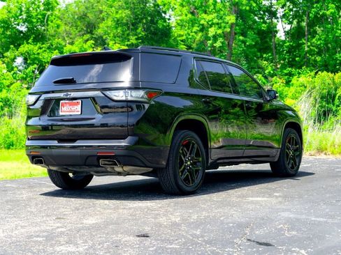 Used 2021 Chevrolet Traverse Premier w/ Redline Edition FWD image 6