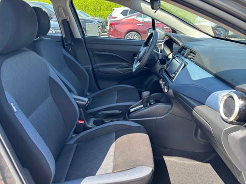 Used 2025 Nissan Versa SV FWD image 34