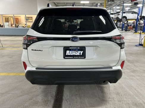 Certified 2025 Subaru Forester Premium image 7