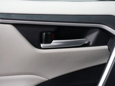 Certified 2025 Toyota RAV4 XLE image 32