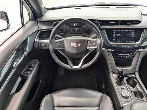 Used 2024 Cadillac XT6 Premium Luxury AWD/4WD image 16