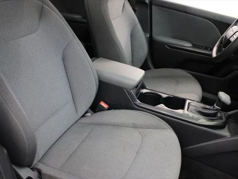 Used 2025 Kia K4 FWD image 22