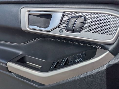 Used 2023 Ford Explorer Limited w/ Equipment Group 301A image 18