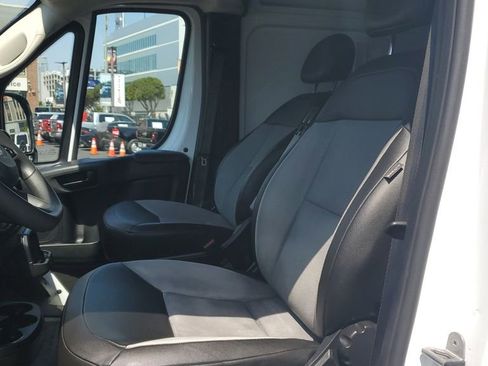 Used 2025 RAM ProMaster 2500 w/ Convenience Group FWD image 15
