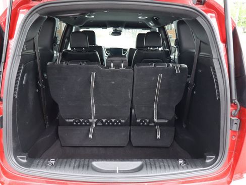 Used 2025 Chrysler Pacifica Select FWD image 4