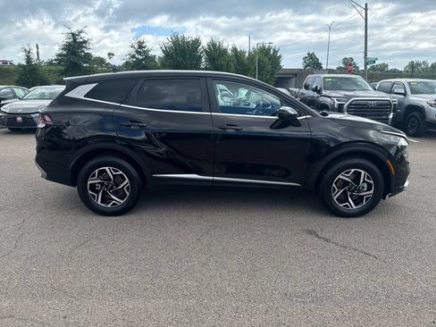 Used 2024 Kia Sportage LX AWD/4WD image 9