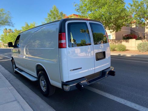 Used 2025 Chevrolet Express 2500 w/ Driver Convenience Package RWD image 15