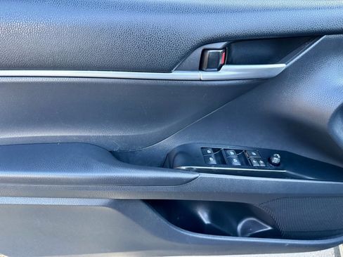 Used 2018 Toyota Camry SE image 15