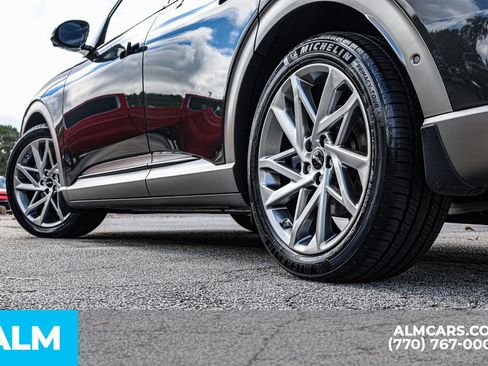 Used 2025 Genesis GV60 Advanced image 17