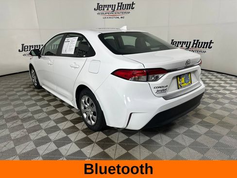 Used 2025 Toyota Corolla LE FWD image 9