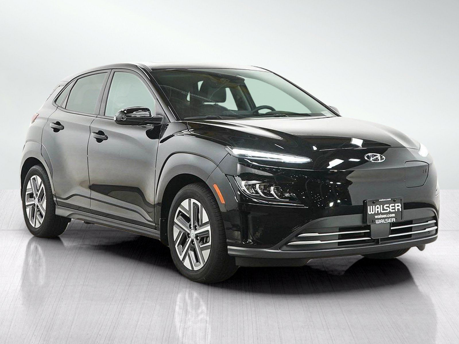 Used 2023 Hyundai Kona Limited FWD image 7