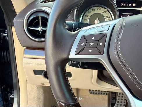 Used 2013 Mercedes-Benz SL 550 image 35