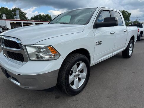 Used 2016 RAM 1500 Classic SLT w/ Luxury Group AWD/4WD image 9