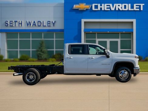 New 2026 Chevrolet Silverado 3500 LT w/ Convenience Package AWD/4WD image 8