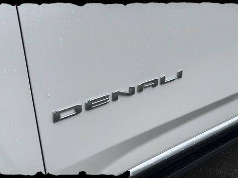 Used 2025 GMC Yukon Denali w/ Sun & Power Step Package AWD/4WD image 35