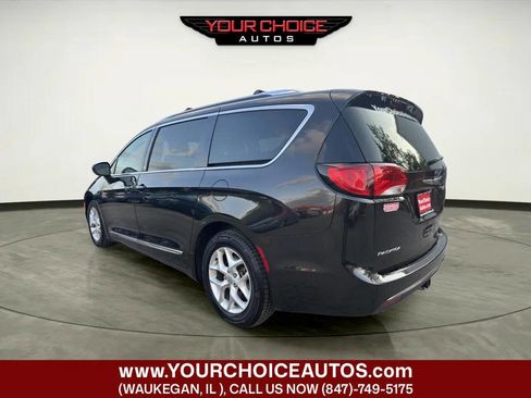 Used 2020 Chrysler Pacifica Touring-L Plus w/ Tire & Wheel Group FWD image 3