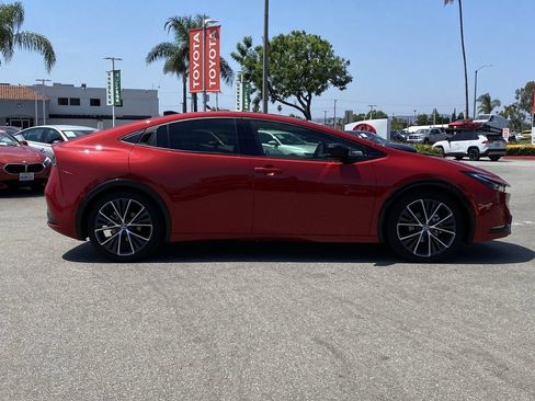 Certified 2026 Toyota Prius XLE FWD image 43