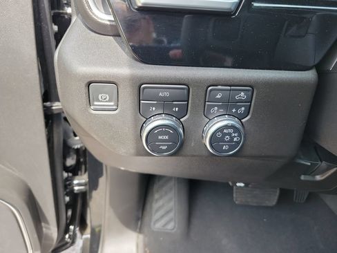 Used 2024 GMC Sierra 1500 SLT AWD/4WD image 24