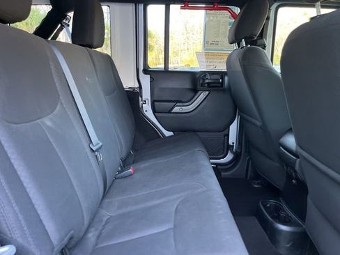 Used 2018 Jeep Wrangler Unlimited Sport S image 11