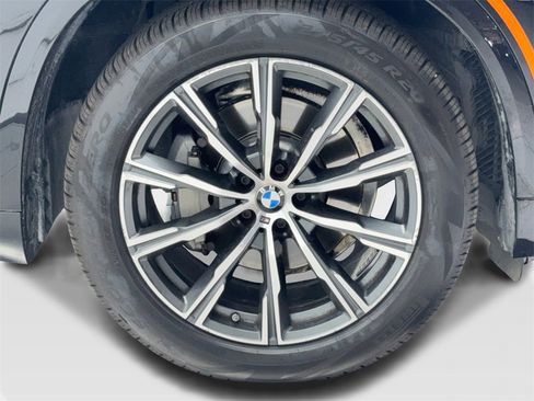 Used 2022 BMW X5 xDrive40i w/ M Sport Package image 56