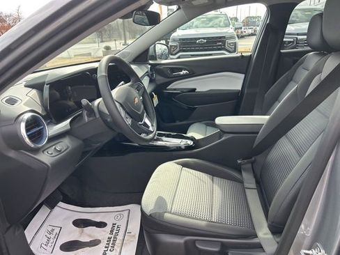 New 2026 Chevrolet Trax LT w/ Sunroof Package image 15