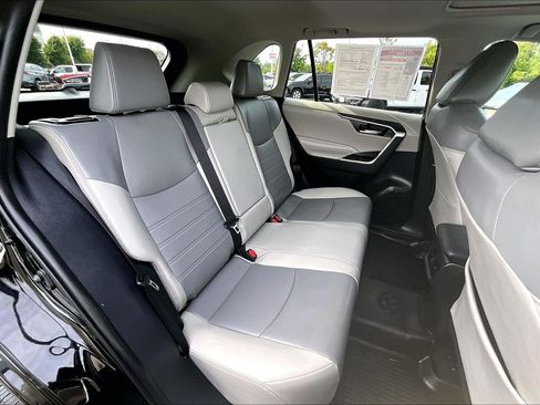 Used 2022 Toyota RAV4 XLE Premium FWD image 26