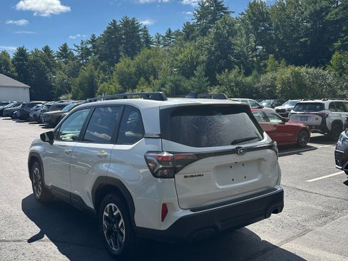 Used 2025 Subaru Forester Premium AWD/4WD image 7