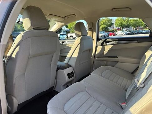 Used 2020 Ford Fusion SE FWD image 25
