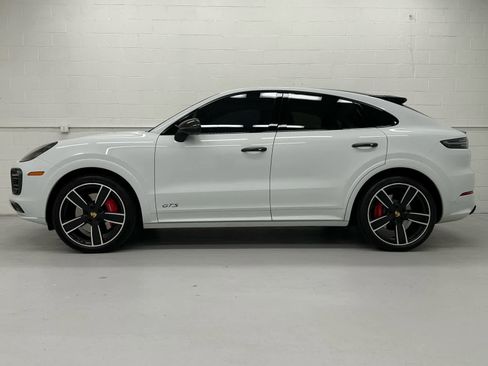 Used 2023 Porsche Cayenne GTS image 3