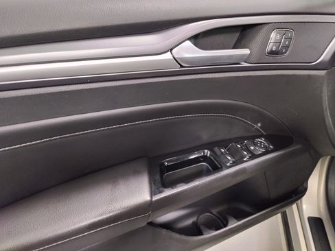 Used 2015 Ford Fusion Titanium image 25