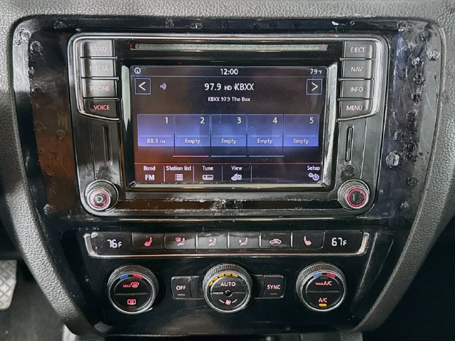 Used 2017 Volkswagen Jetta SEL FWD image 15