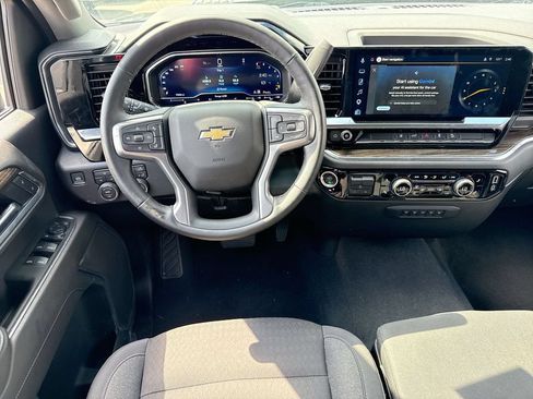 Used 2025 Chevrolet Silverado 2500 LT w/ Convenience Package AWD/4WD image 14