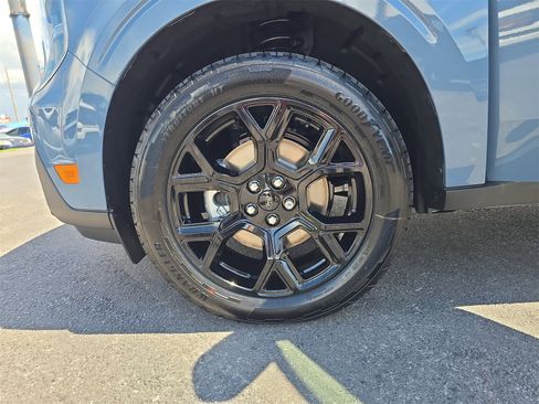 New 2025 Ford Maverick XLT w/ XLT Luxury Package image 27