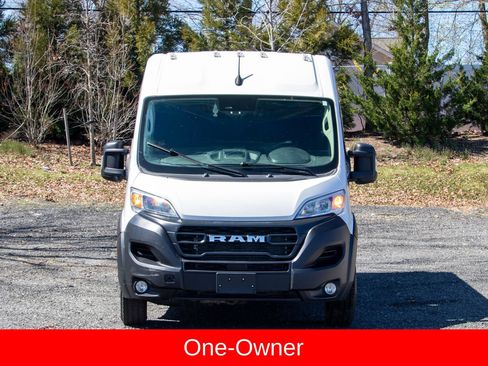 Used 2024 RAM ProMaster 2500 w/ Convenience Group FWD image 2