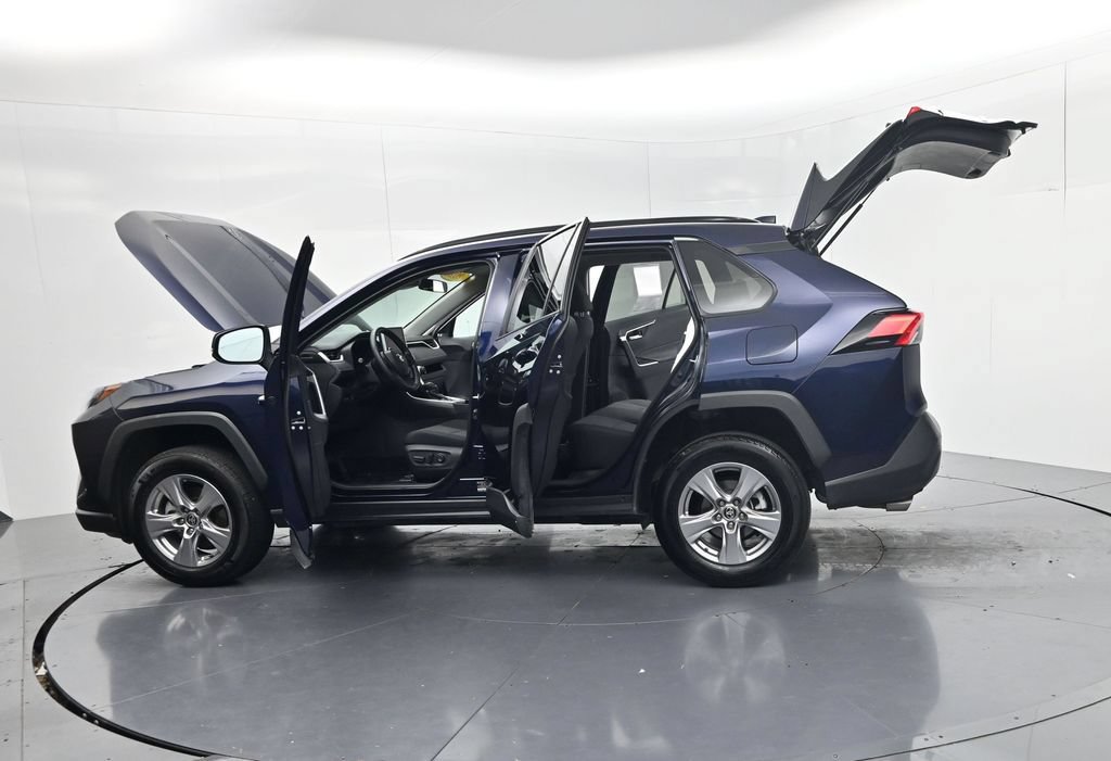 Used 2025 Toyota RAV4 XLE AWD/4WD image 65