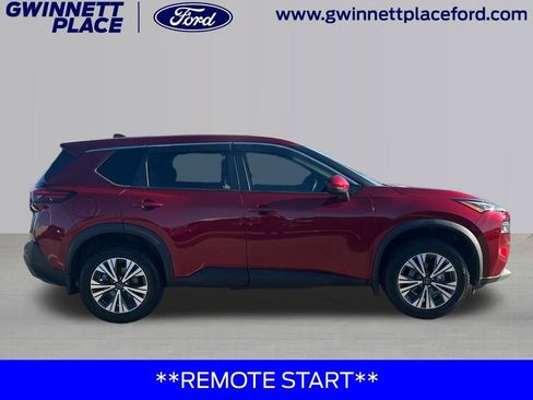 Used 2022 Nissan Rogue SV image 4