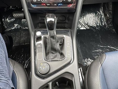 New 2025 Volkswagen Taos SEL image 24