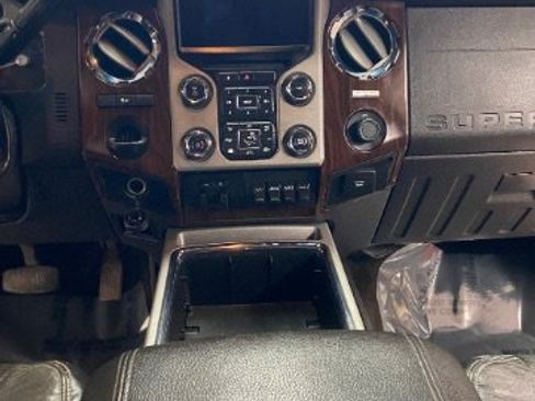 Used 2013 Ford F250 Lariat w/ Chrome Pkg RWD image 11