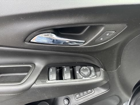 Used 2022 Chevrolet Equinox Premier FWD image 16