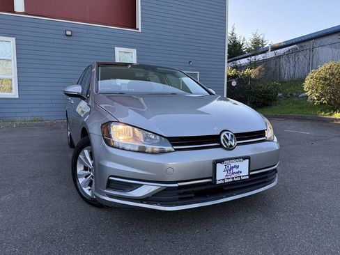 Used 2020 Volkswagen Golf 4-Door FWD image 1