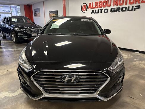 Used 2018 Hyundai Sonata SE image 2