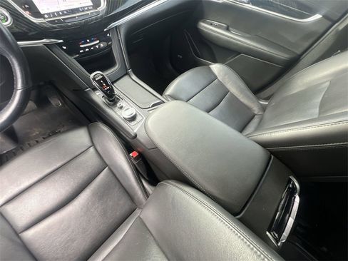 Used 2021 Cadillac XT6 Premium Luxury image 29