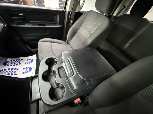 Used 2019 RAM 1500 Express w/ Wheel & Sound Group AWD/4WD image 19
