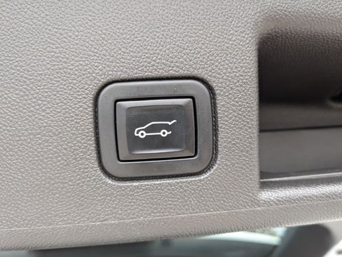 Used 2021 Chevrolet Equinox LT FWD image 14