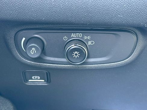 Used 2021 GMC Terrain SLE AWD/4WD image 33