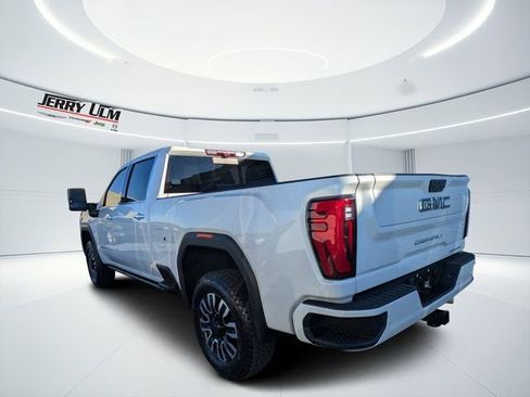 Used 2024 GMC Sierra 2500 Denali Ultimate image 4