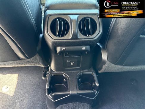 Used 2021 Jeep Gladiator Overland AWD/4WD image 38