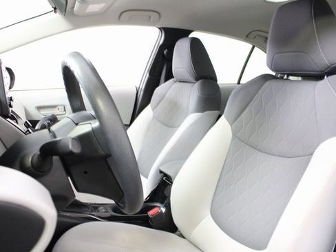 Used 2022 Toyota Corolla LE image 13