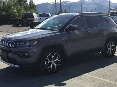 Certified 2024 Jeep Compass Limited image 4